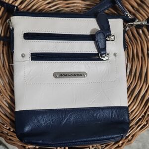 New Stone Mountain Cross Body Bag
